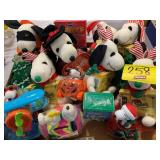 FLAT OF SNOOPY HOLIDAY CANDY PACKS