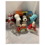 GROUP OF SNOOPY THEMED BANK OF ALL KINDS