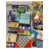 GROUP OF SNOOPY COLLECTIBLES - STATIONARY,