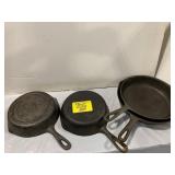 4 UNBRANDED CAST IRON SKILLETS