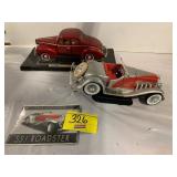 2 DIECAST CARS