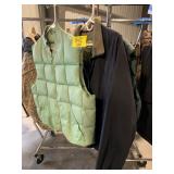 3 CABELAS MENS VESTS & JACKET