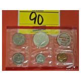 1969 UNCIRCULATED COIN SET...HALF DOLLAR IS 40%
