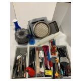 KITCHEN UTENCILS OF ALL KINDS, BAKING PANS, PIZZA