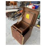 2 NESTING STORAGE BOXES