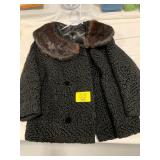 ANTIQUE LADIES FUR COLLAR COAT