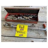 RATCHET WRENCH, SOCKET SET IN METAL CASE