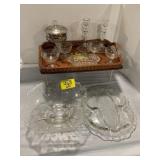 GROUP OF CLEAR FLOWER PATTERN GLASSWARE, PRESSED