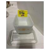 LIDDED PYREX FRIDGE DISH