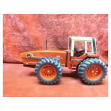 Ertl International 3588 2+2 IH Tractor. Farm toy.
