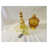 Amber glassware lot.
