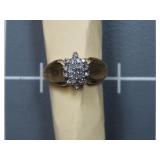 10k yellow gold ring w/stones.