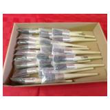 (22) Parts cleaning brushes.