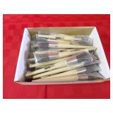 (23) Parts cleaning brushes.