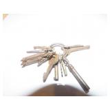 (13)Antique skeleton keys lot.