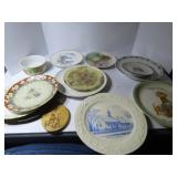 Vintage decor plates lot.