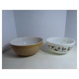 (2)Vintage pyrex mixing bowls.
