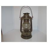 Vintage Dietz D lite lantern.
