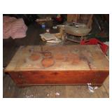 Antique cedar chest w/blankets.