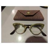 1950's Vintage cateye eyeglasses. w/case.