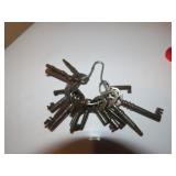 (17)Antique skeleton keys lot.