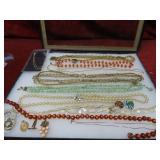 Showcase of assorted jewelry.