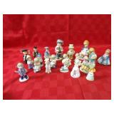Vintage porcelain figures lot.