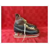 Size 10 vintage ice skates.