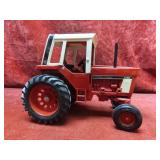 Ertl international 1586 Farmall tractor farm toy.
