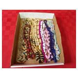 Assorted jewelry lot.