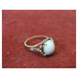 10k gold ring. 4.4g including stone.