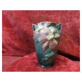Roseville USA 105-7' pottery vase.
