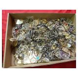 Assorted jewelry lot.