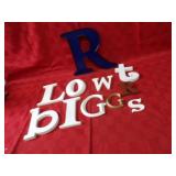 (11)Assorted 'Letter' sign wall decor.