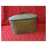 Antique boiler pot w/lid.