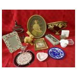 Household decor lot.