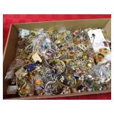 Assorted jewelry lot.