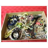 Assorted jewelry lot.