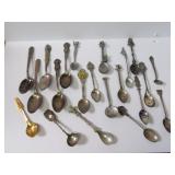 (22)Vintage souvenir spoons. advertising.