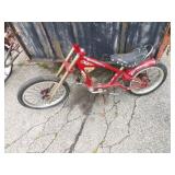 Schwinn stingray bicycle. missing handlebars