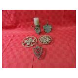 Redding coffee grinder, cast iron trivets.