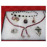 Showcase of misc jewelry.