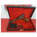 New Browning Medalist .22LR 4 Clips Target Grips