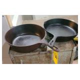 10.5" Cast Iron Skillet & Cast Iron Pan