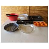 Pots, Pans, Bakeware, Pyrex Pie Plate