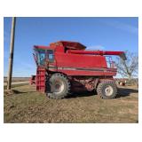 Case IH 1680 Combine 4x4