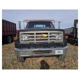 GMC 7000 Implement Truck V8 Gas Engine