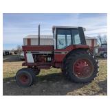International 1586 Tractor Showing 4660 hrs