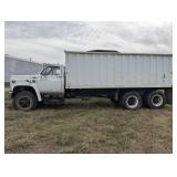 Chevy C60 Grain Truck Tandem Axle 5 Speed w/ High