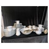 Crown Ming Fine China 8-place China Set